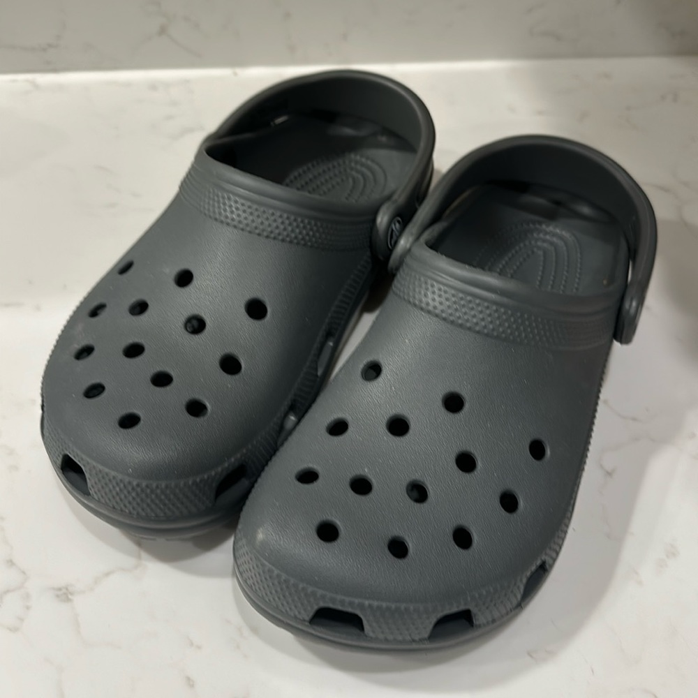 CROCS Classics unisex gray NWOT